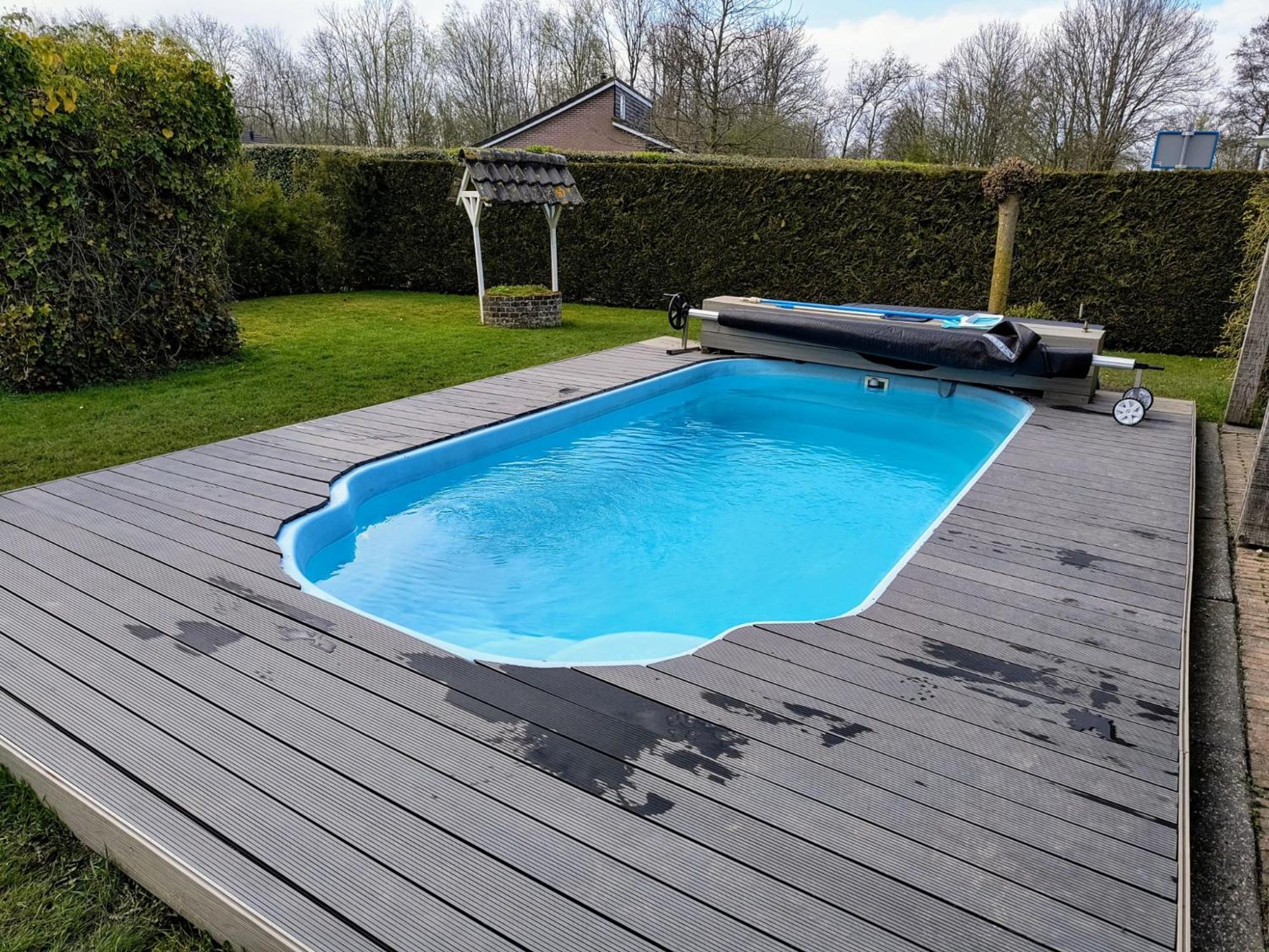 Gemuetliches Ferienhaus Mit Beheiztem Pool, Garten Und Ueberdachter Terrasse Tzummarum Exterior foto